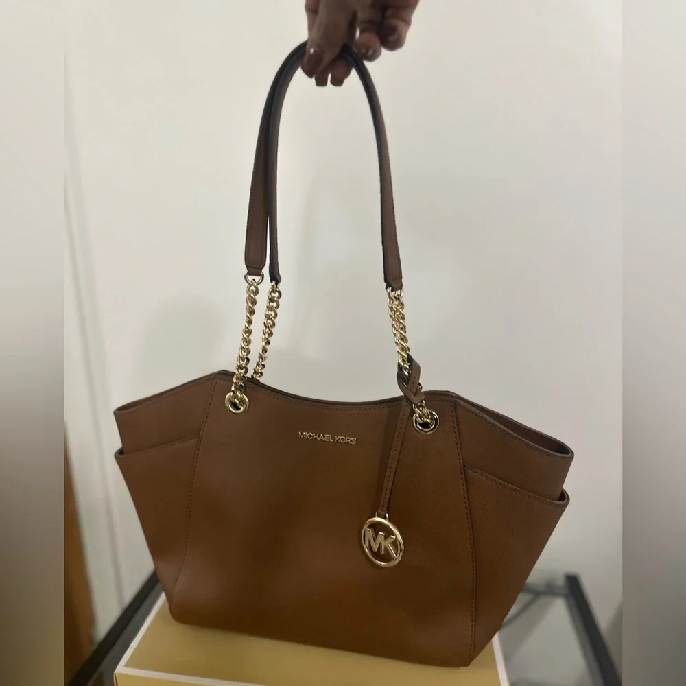 Michael Kors Jet Set Large Saffiano Leather Shoulder Bag - Picture 4 of 9